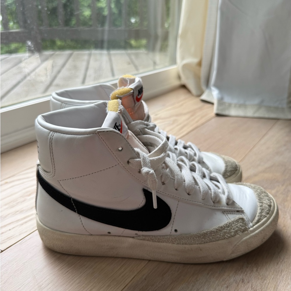 Nike Mid 77 blazers women size 7.5